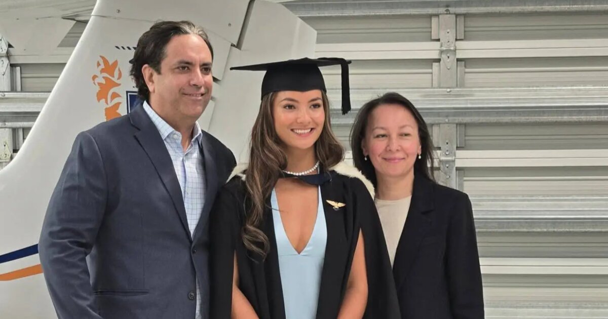 Samoan girl gets ready to create Cook Islands history