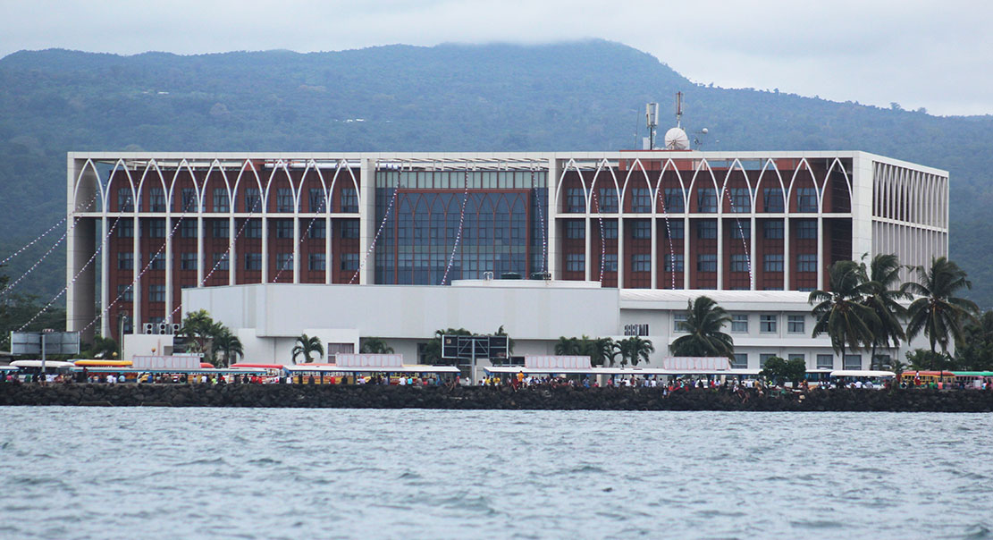 Public servants gather after dismissal discontent