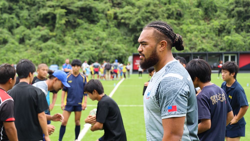 Manu lock Senio Toleafoa loving Japan