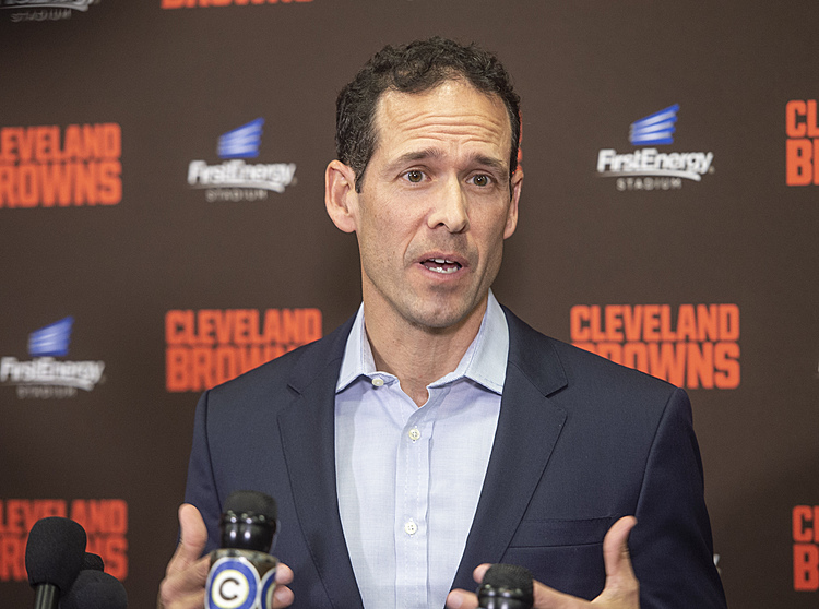 AP source: Browns interviewing Pats scouting boss for GM job