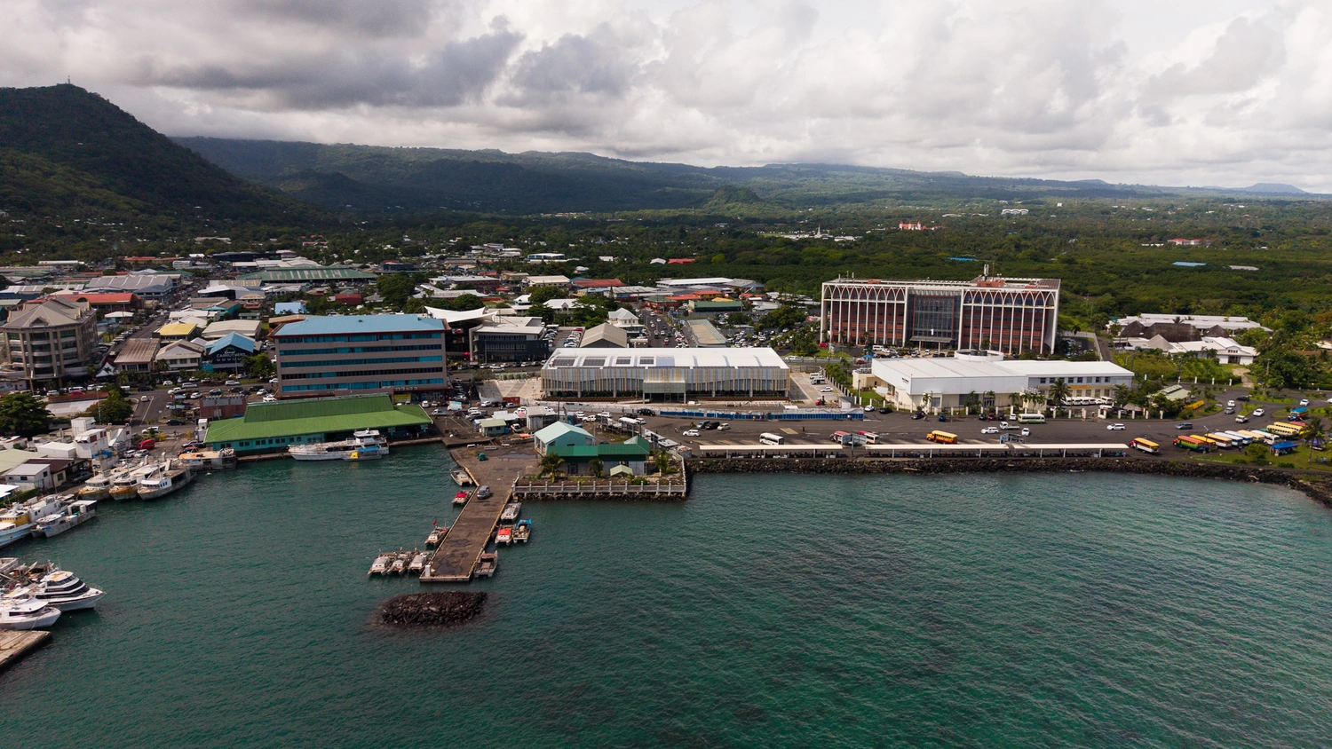 Letting the right ones into Savalalo, but who decides?