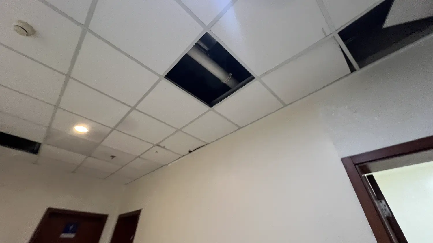 Moto’otua hospital ceilings remain unfixed