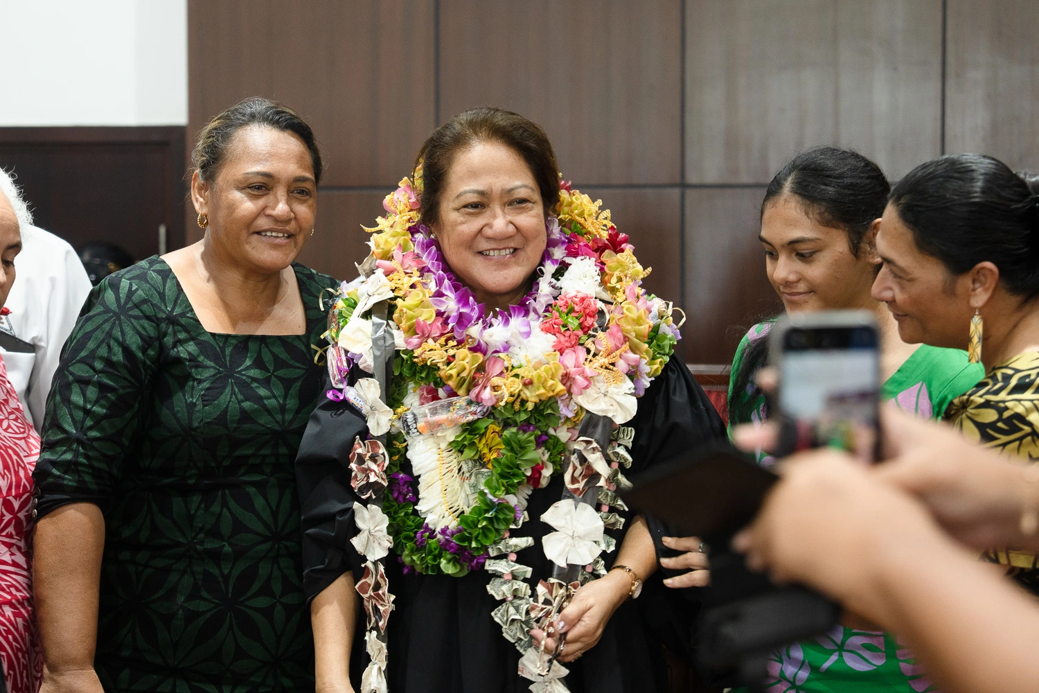  Sili sworn in as district court judge