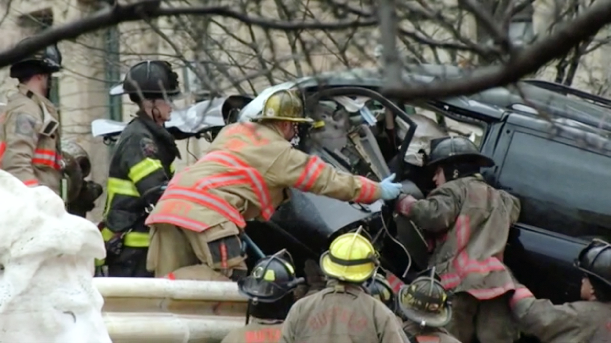 Deadly crash into Buffalo monument under investigation