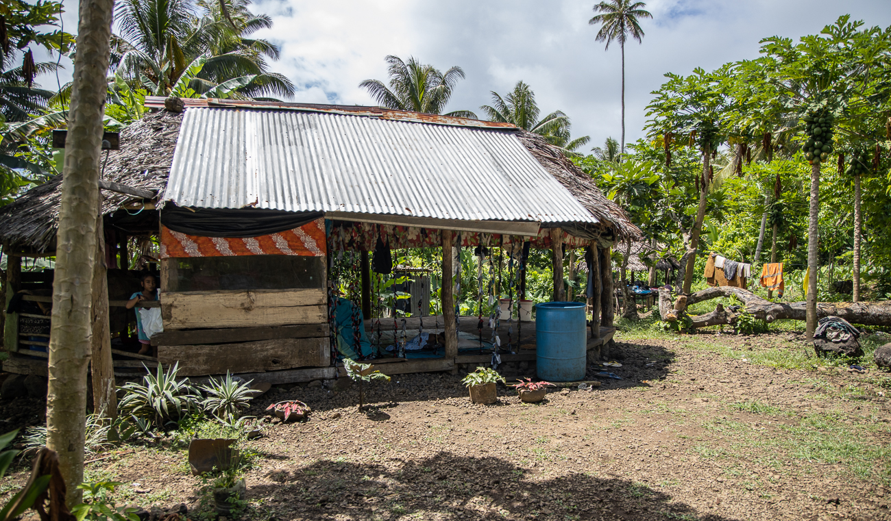 Family of twelve survive on four buckets of water a day