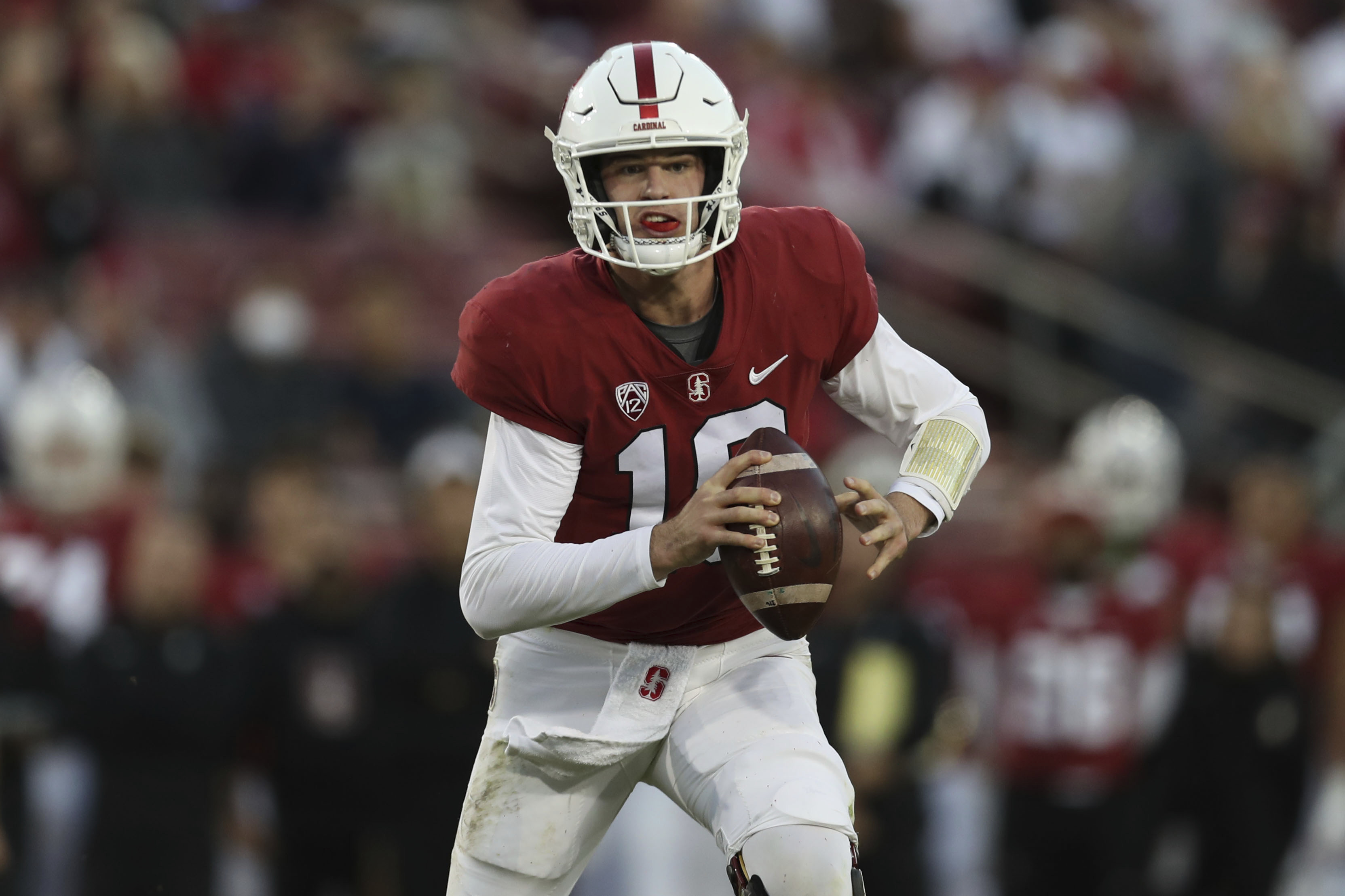 Stanford's Mormon players share life experiences with team
