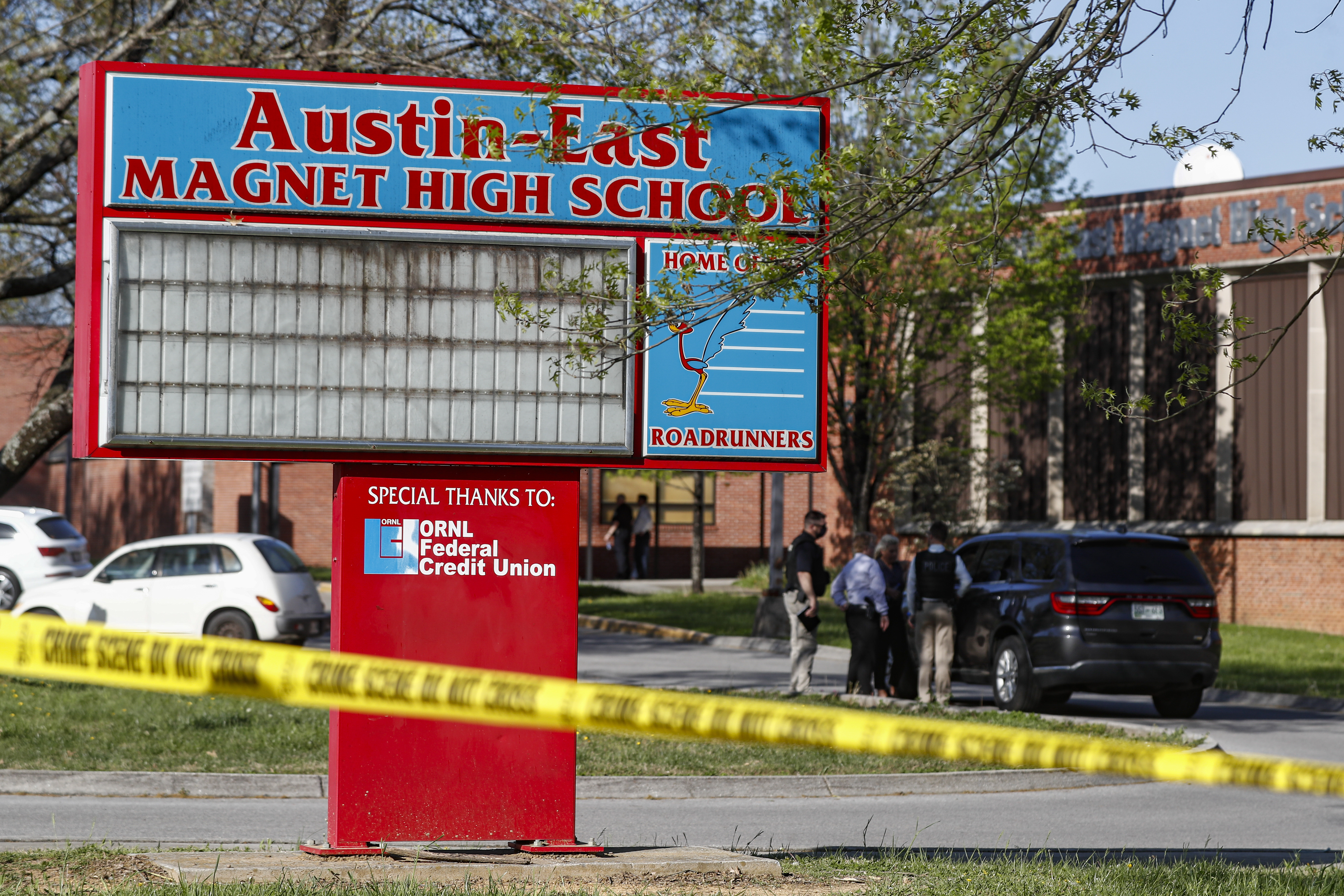 DA: No charges against officer in Tennessee school shooting