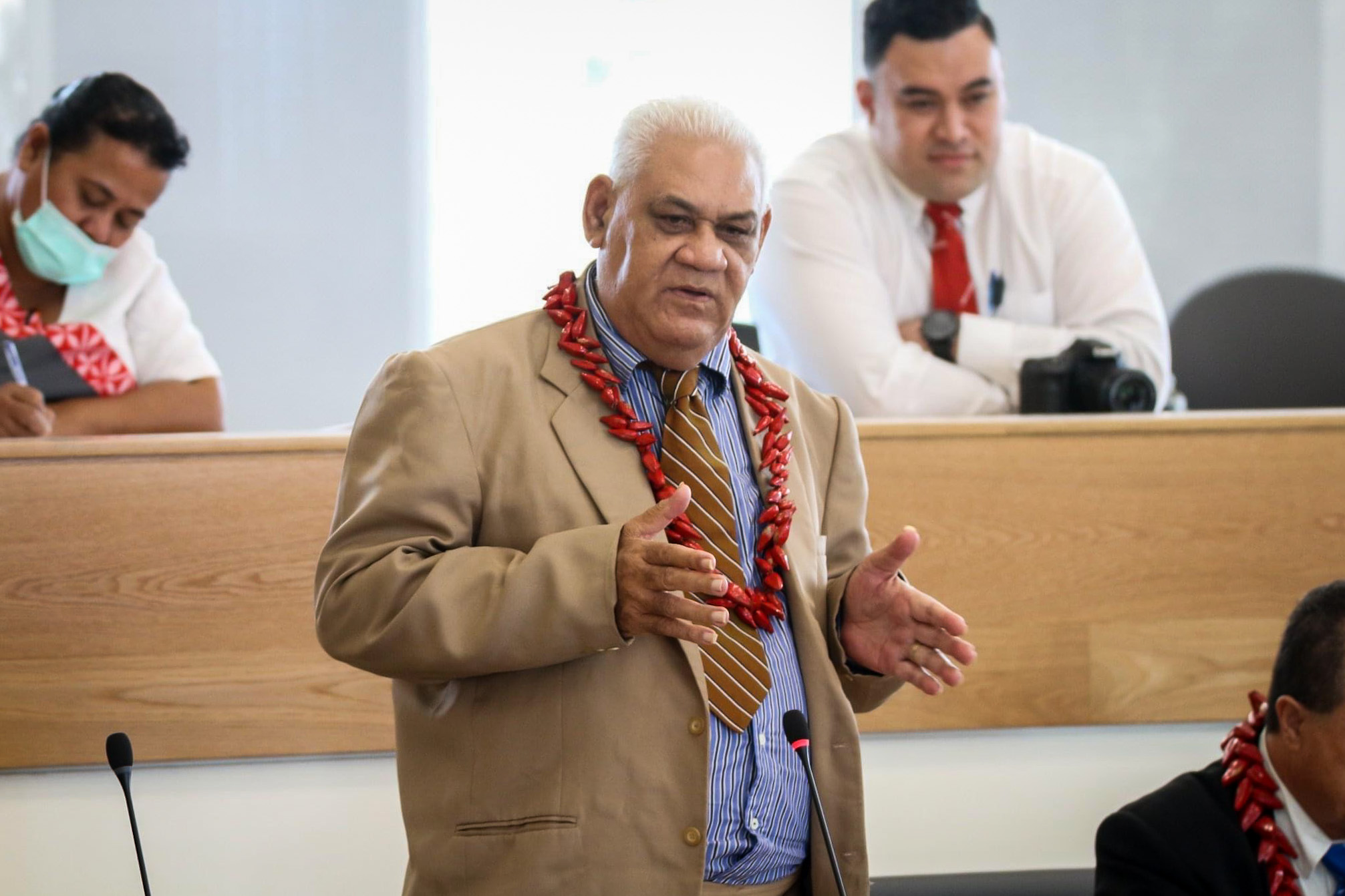 Ale unhappy with party, wants out 