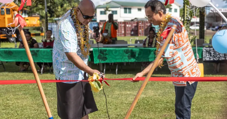 How has China-Samoa friendship featured on Samoan banknotes?