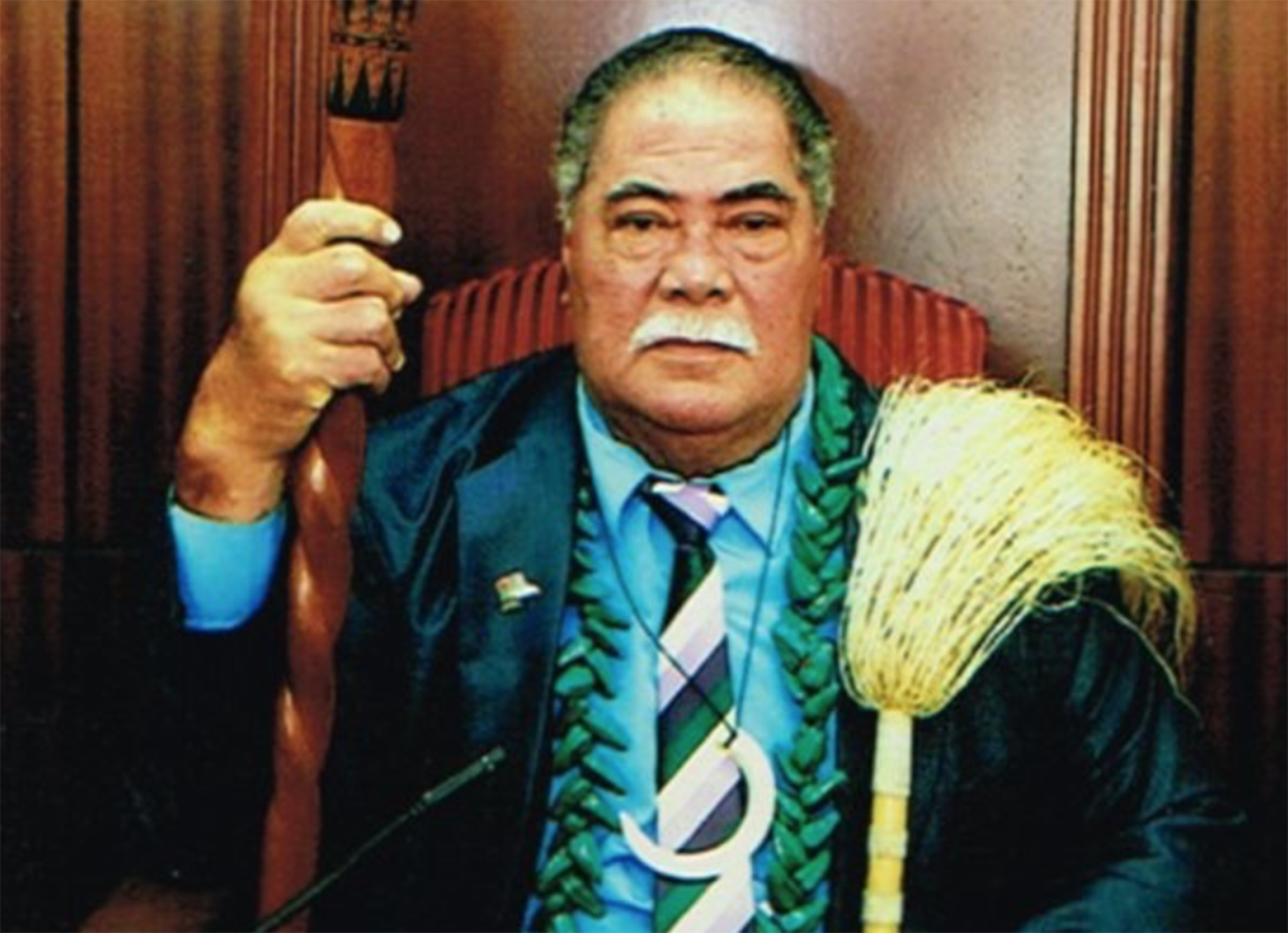 'Walking Dead' star trades arc of weapons for arc of story