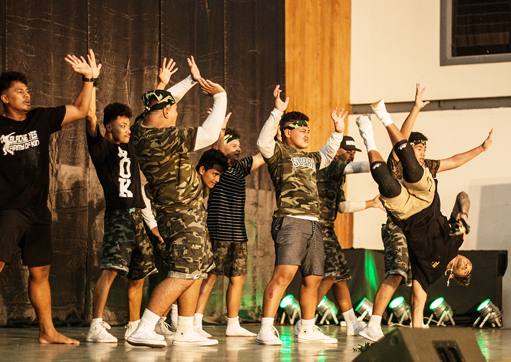 Melania Trump puts on happier face during Africa tour