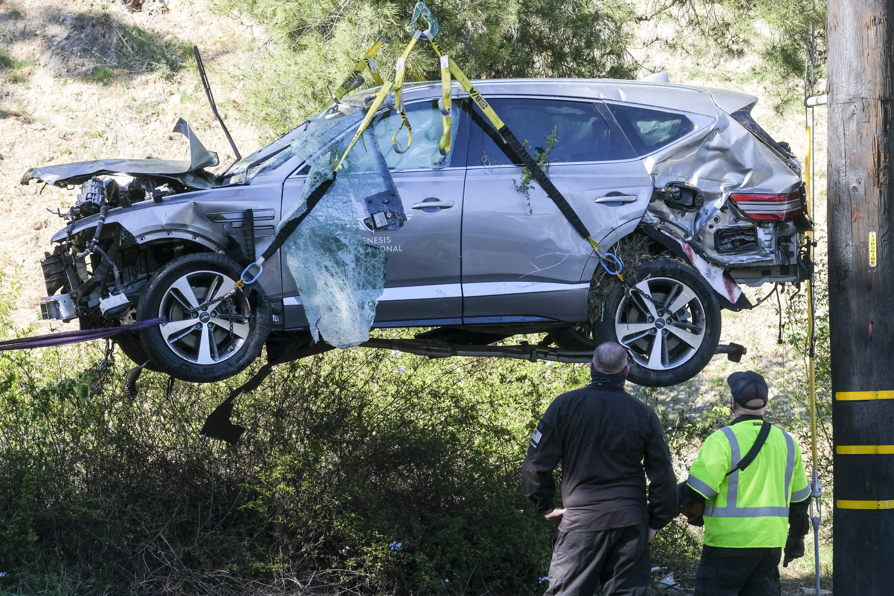Lucky to be alive, Woods faces difficult recovery 