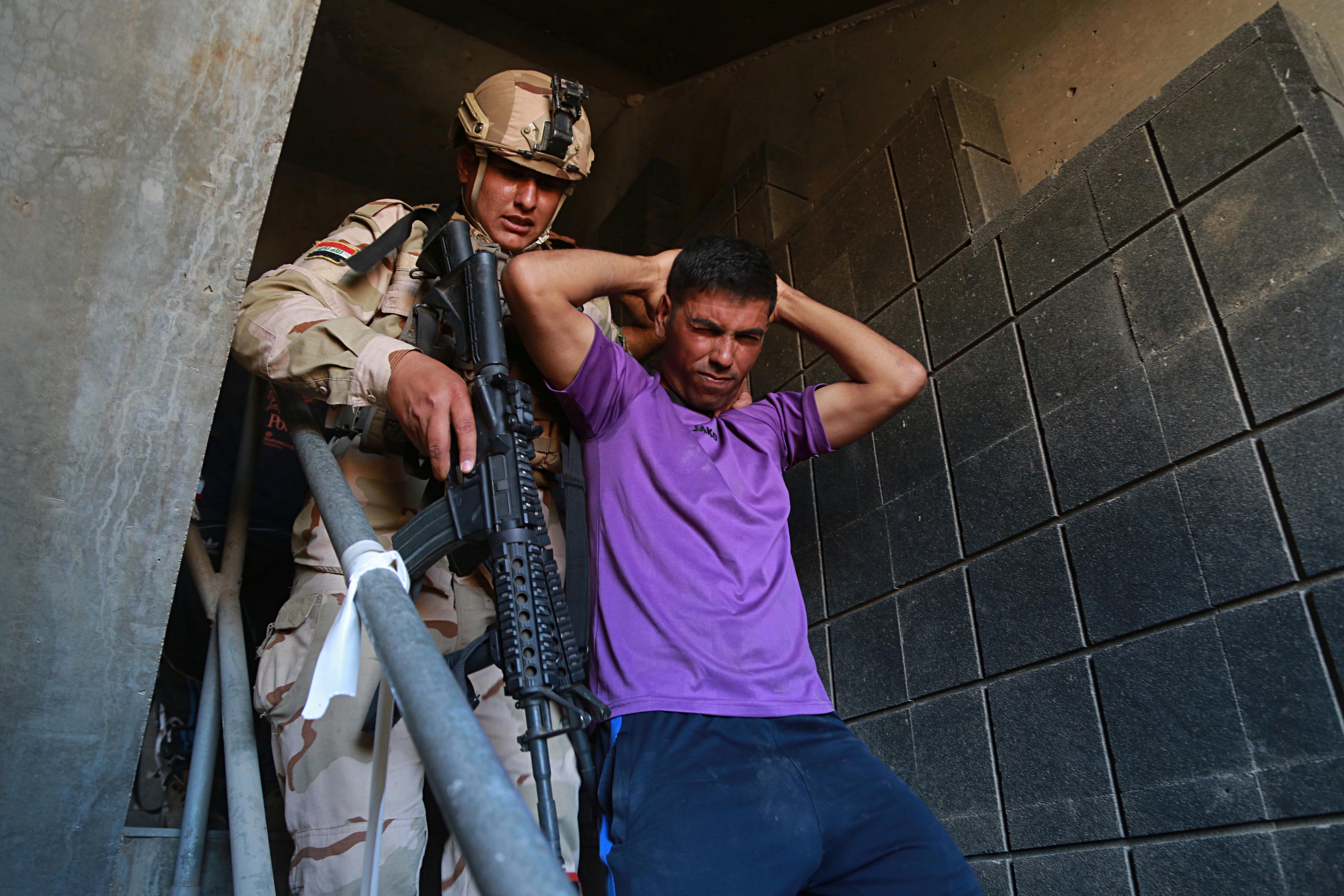 Iraqi war games: Army trains in desert, defeats 'militants'