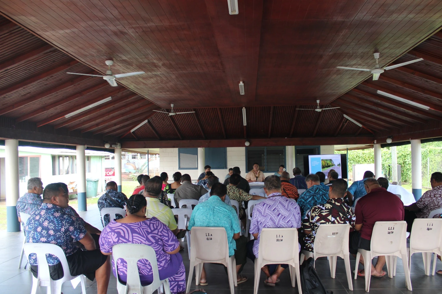 Roadside grass-cutting transfer to district offices start