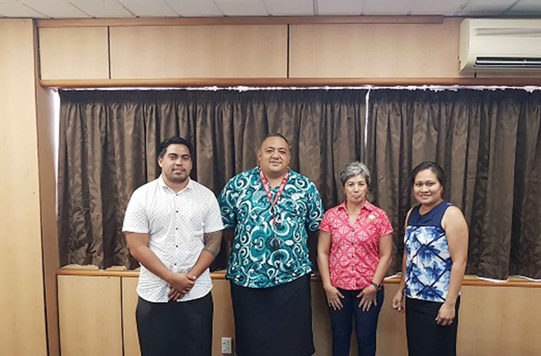 Rihanna sues father over use of their last name for business