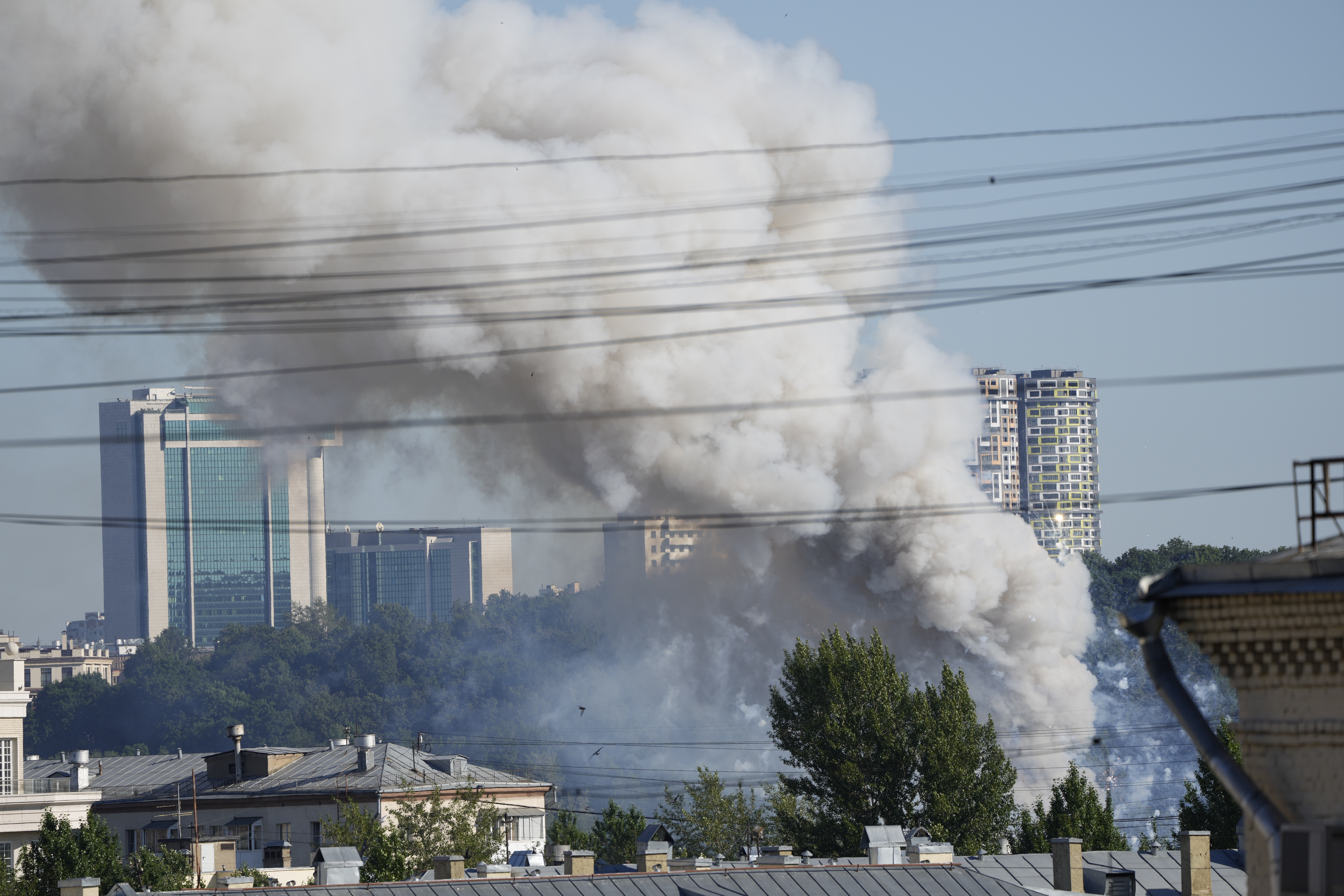 Blaze at Moscow fireworks warehouse injures 4