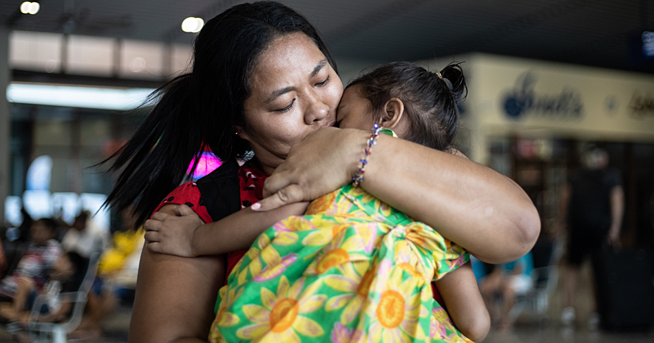 Emotional welcome for Samoans rejected from Faleolo