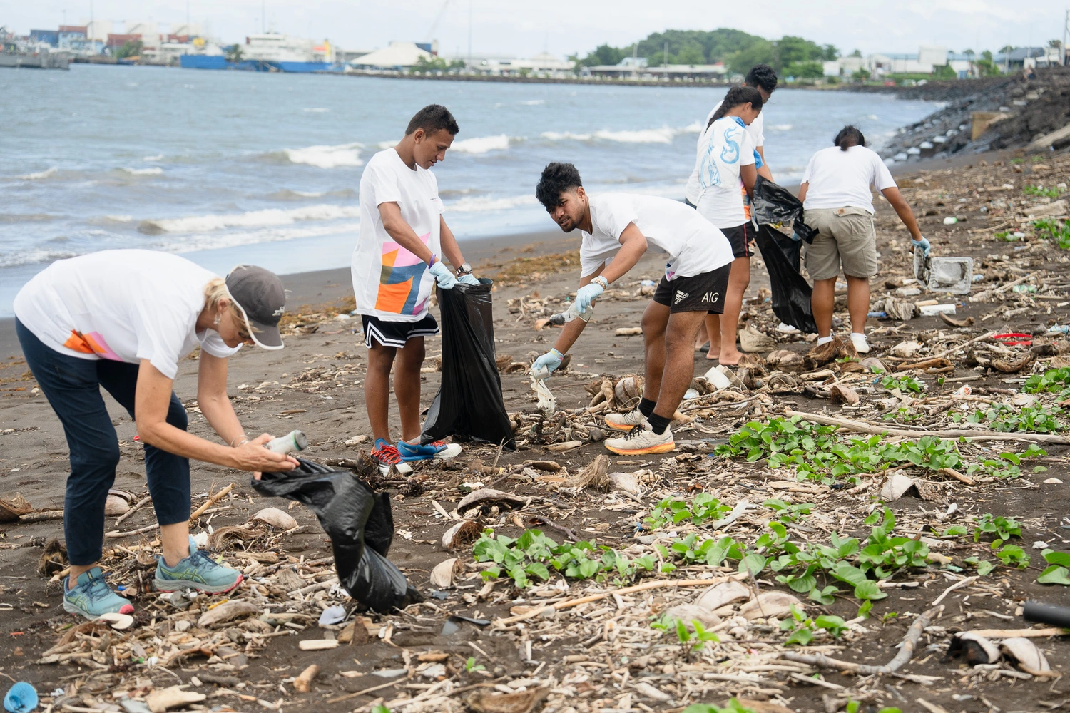 Beach and Moataa cleaned up as part of baton relay 