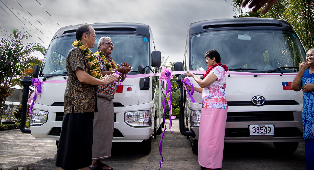 New buses for Loto Taumafai students