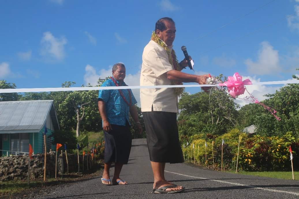 Cabinet tours Savai'i, opens six new roads