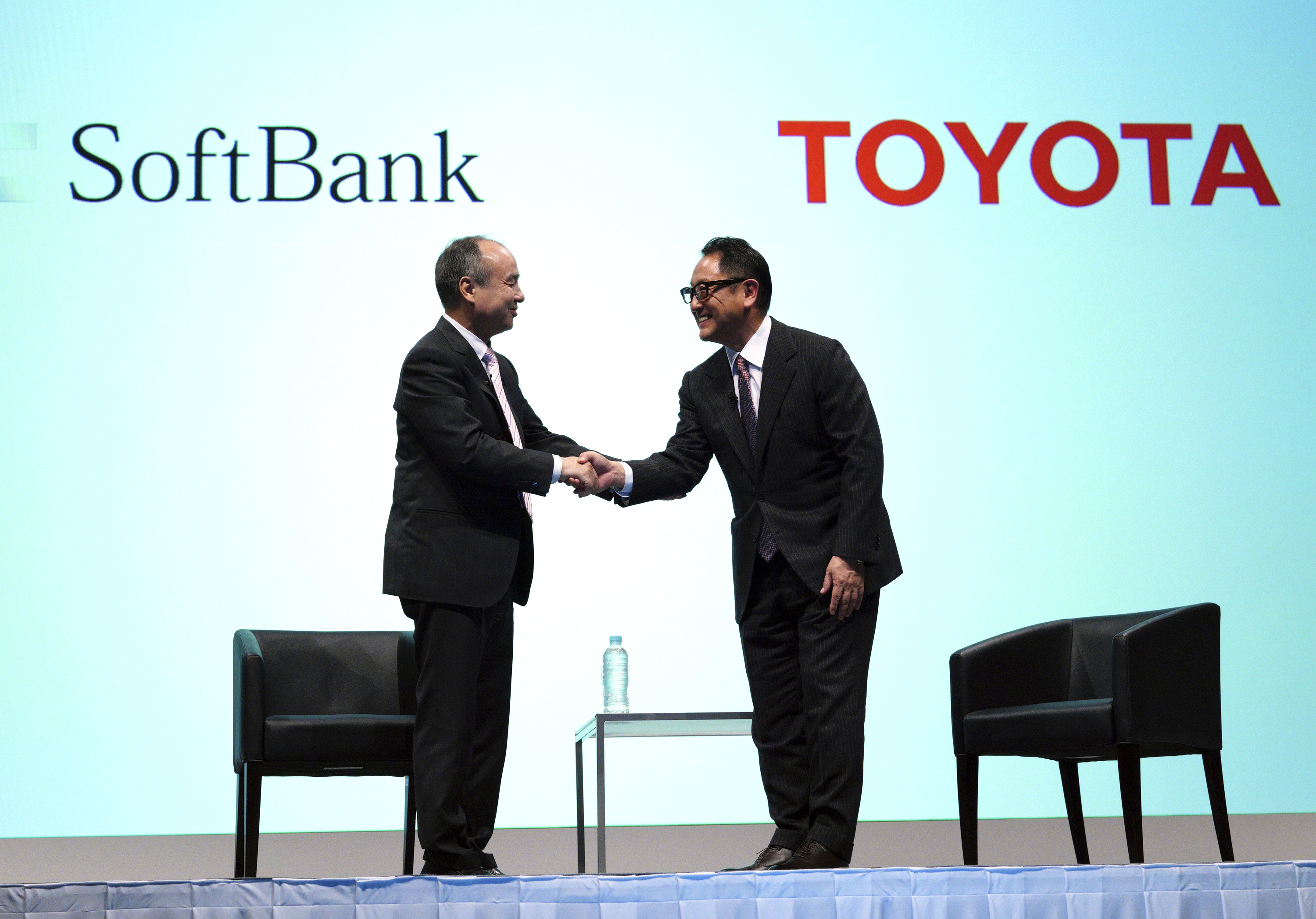Japan's Honda, Hino join SoftBank-Toyota mobility venture