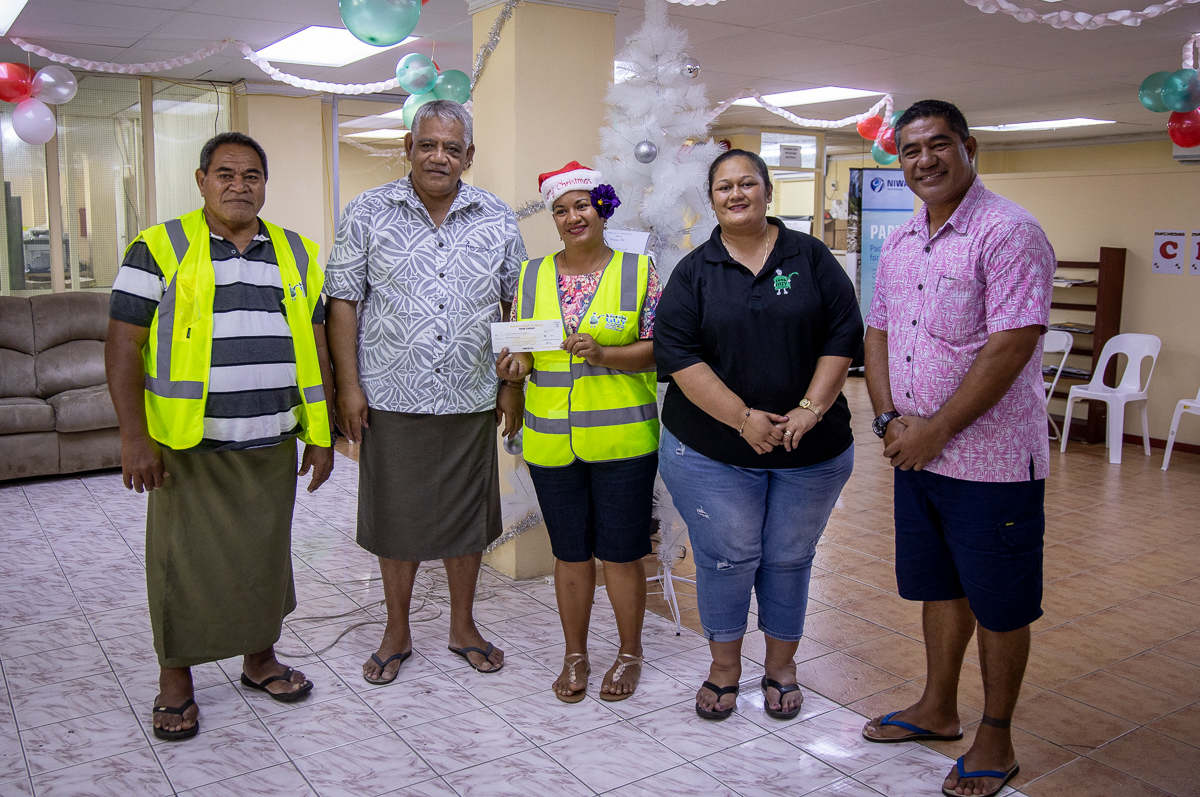 Tank Guy spreads Christmas cheer with measles donation 
