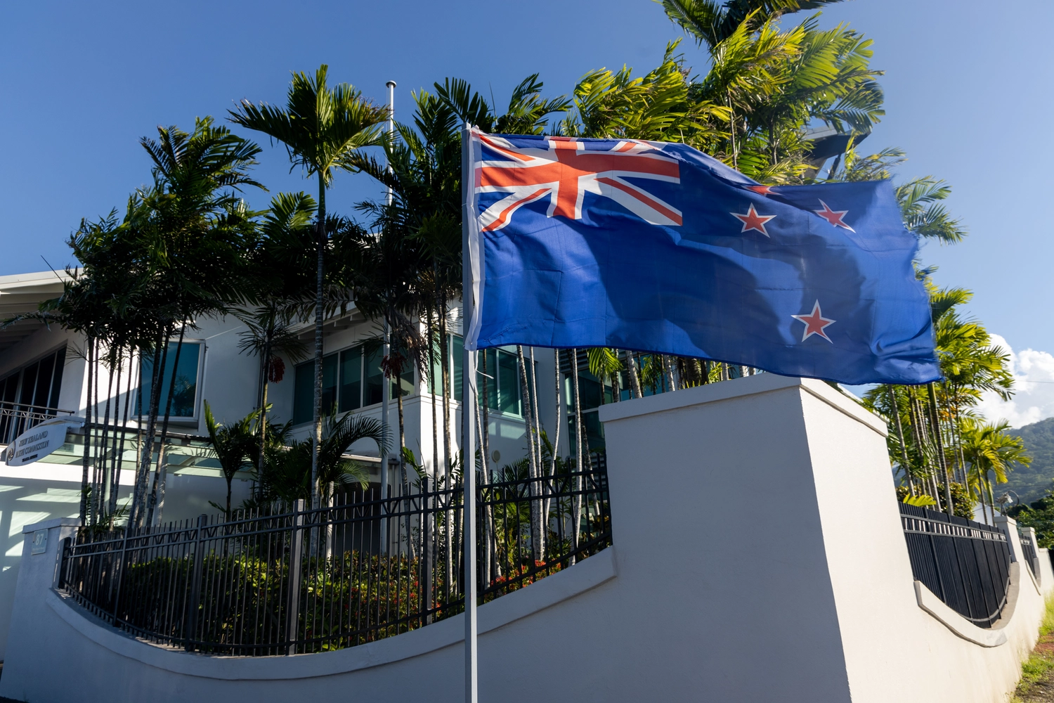 NZ citizenship: Samoans flock to NZ High Commission 
