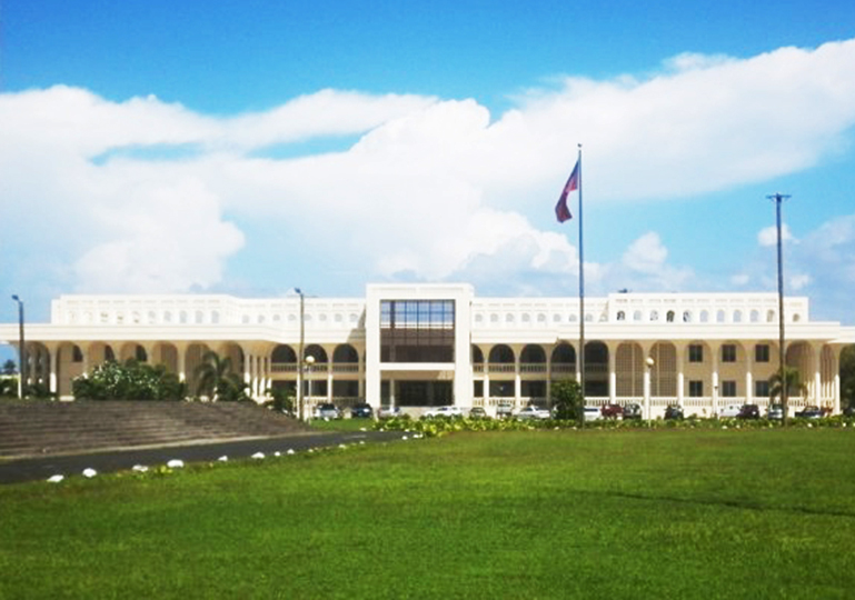 Bon Jovi surprises grads, guests with commencement show