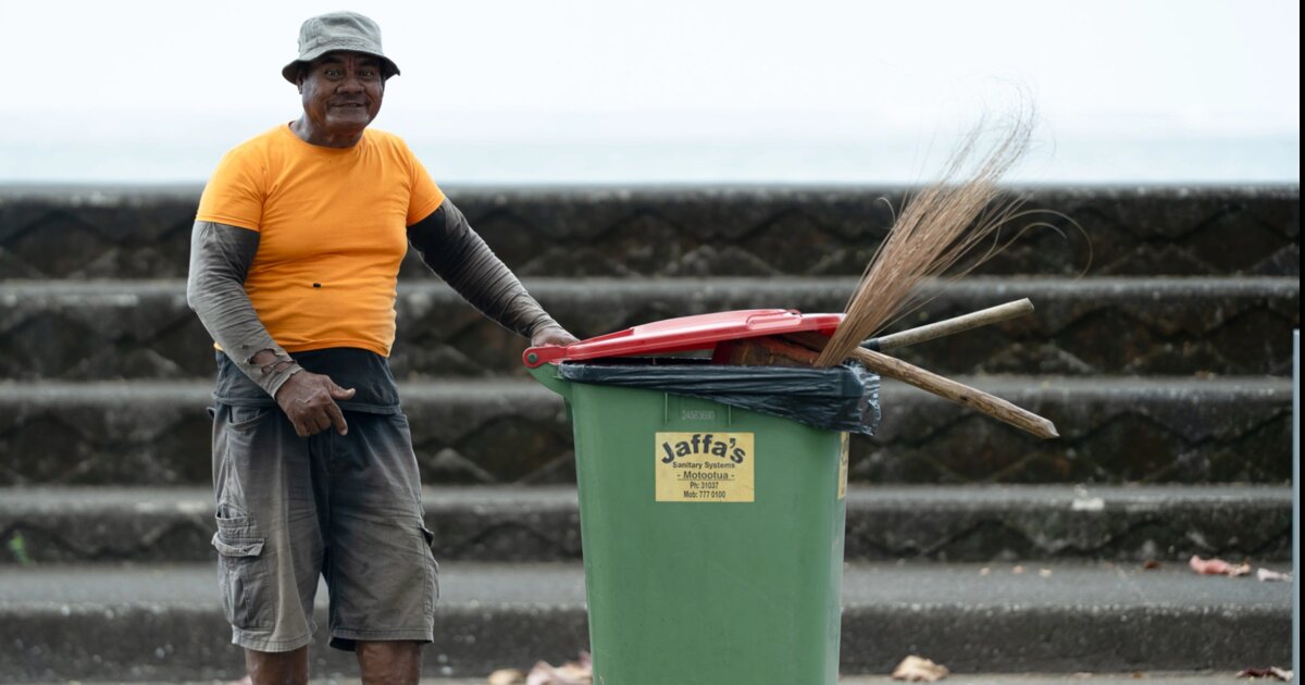 The fathers behind Samoa's clean streets