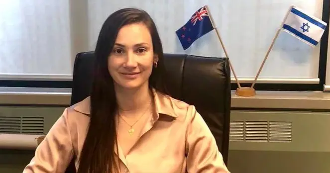 Two fronts to modern warfare – "HamaStudios"