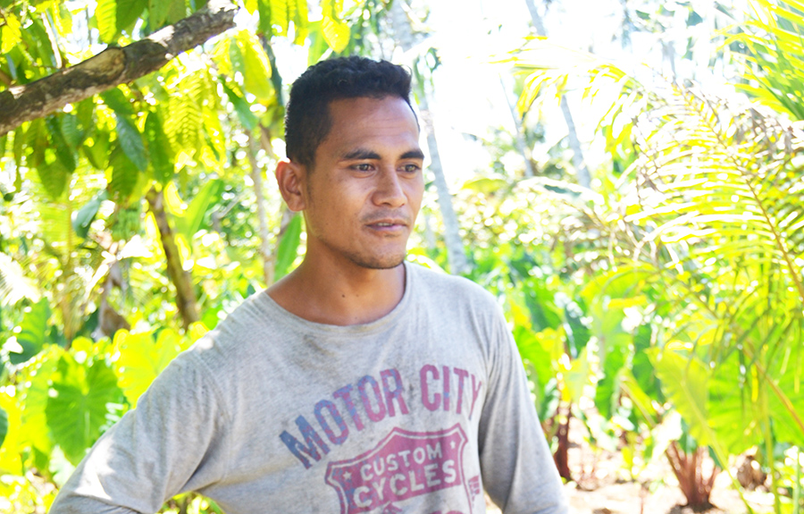 Obama boosts Clinton; Trump talks emails and Russia