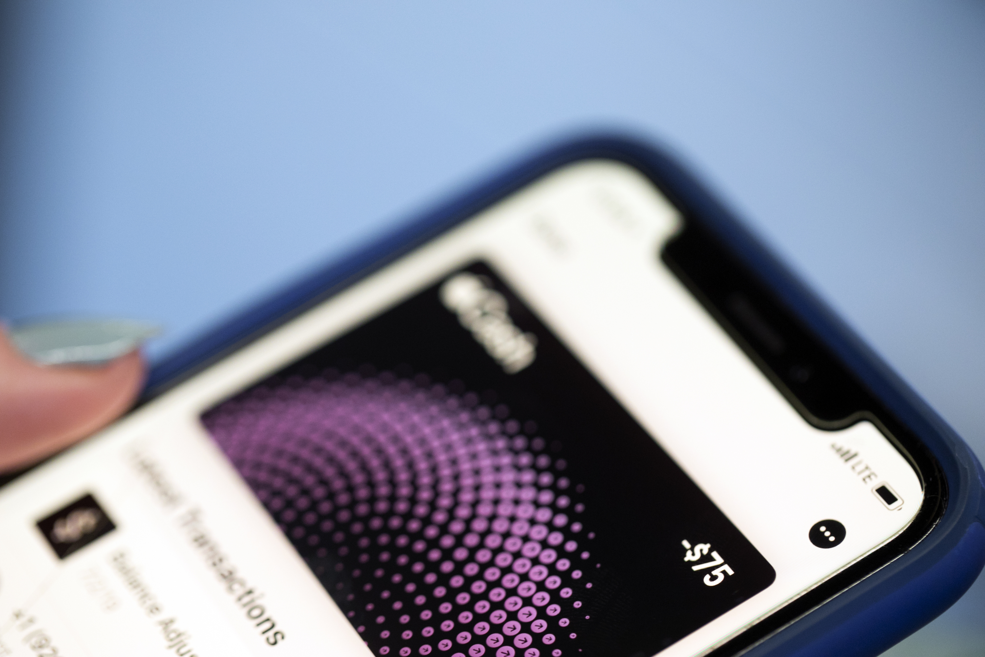 Millennial Money: Try touchless payment to avoid dirty money