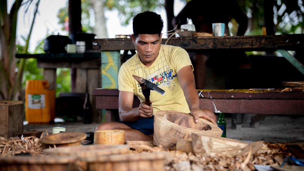 Local woodcarvers turn to international markets