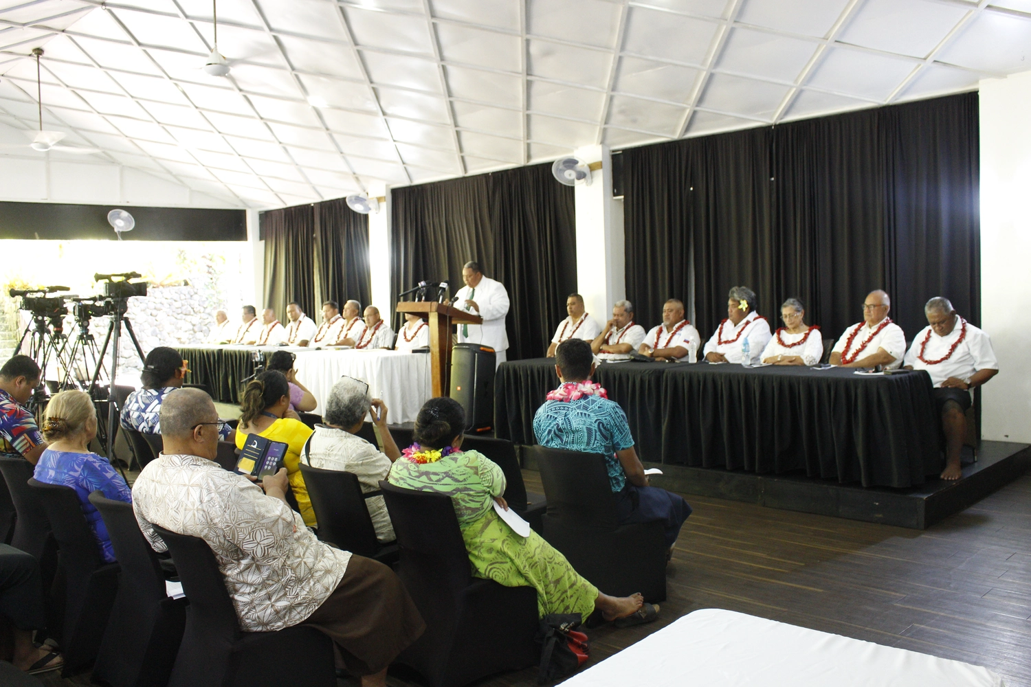 Independents unite: 27 independent candidates form coalition