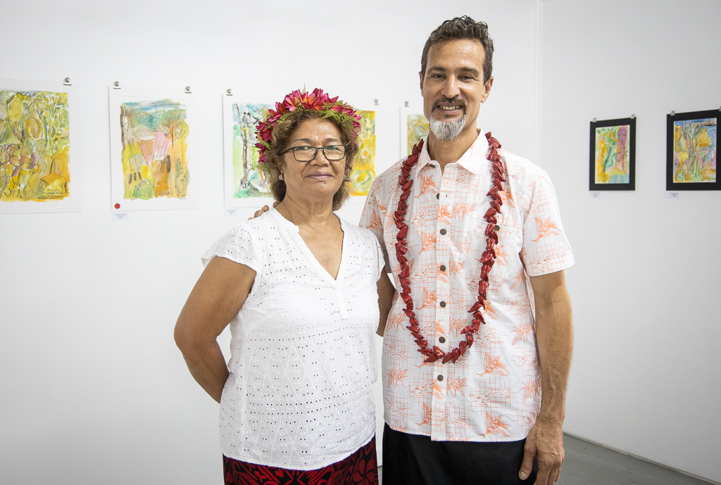 Artist dedicates exhibition to mother