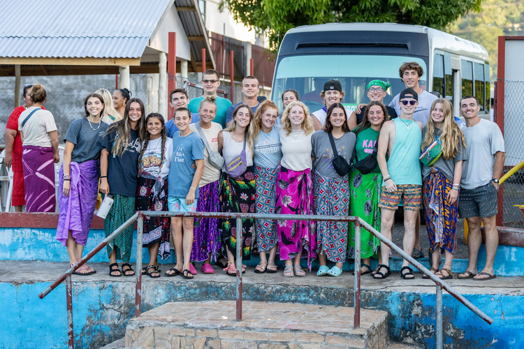 U.S students back to build Samoan schools