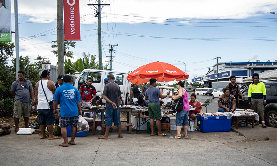 Social distancing ignored in Sunday to'ana'i rush 