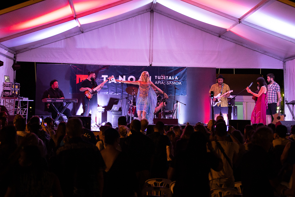 Joss Stone performs to full house in Apia