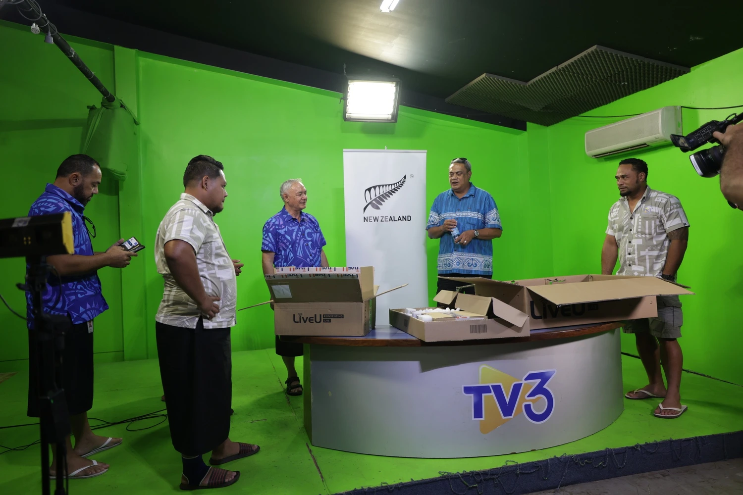 The digital television platform dilemma