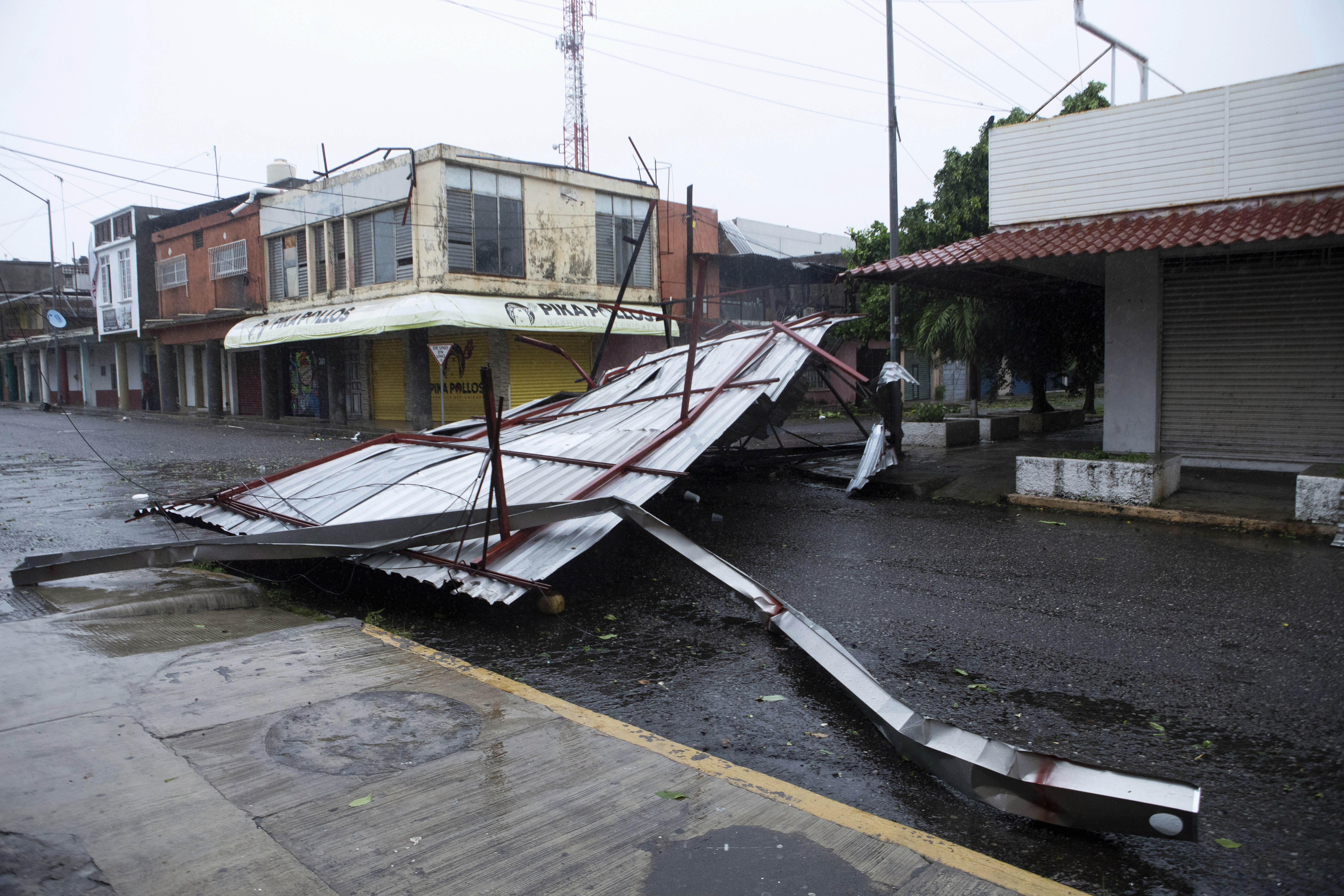 Hurricane Rick hits Mexico's southern Pacific coast