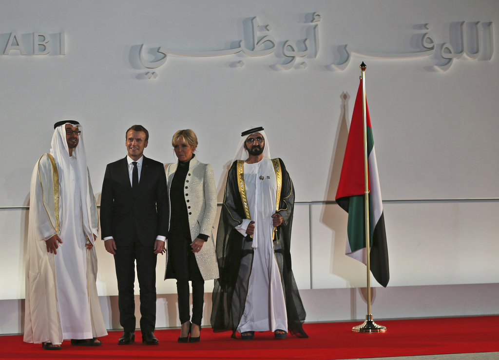 Hospital officals: Nearly 500 dead in Sierra Leone mudslides