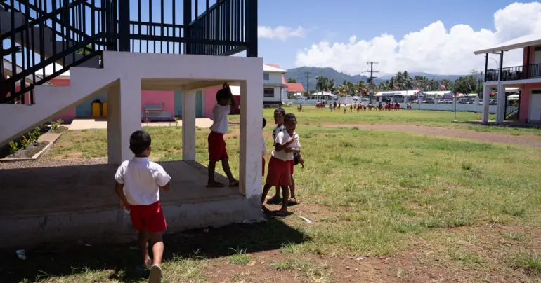 Food from home, canteen operators feel pinch