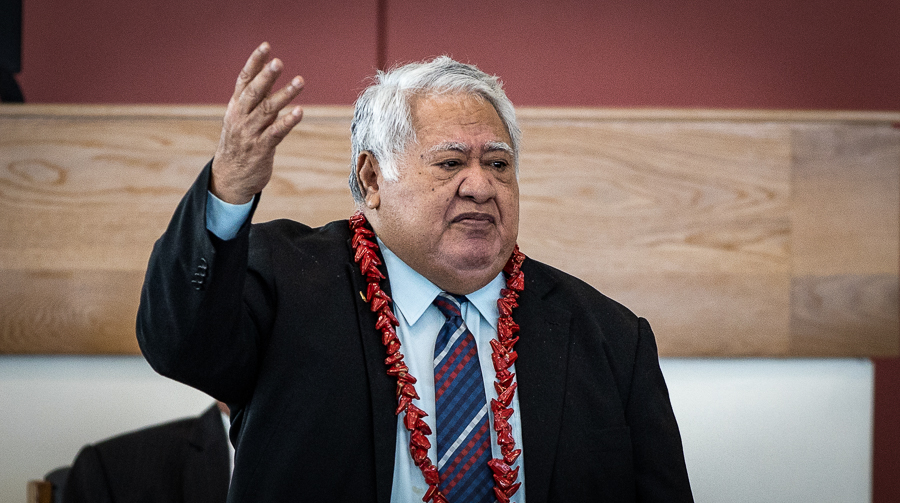 P.M. returns fire on "dirty money" claim