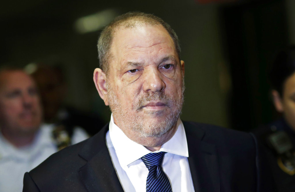 Ashton scores 3 tries for Barbarians in 63-45 win v England