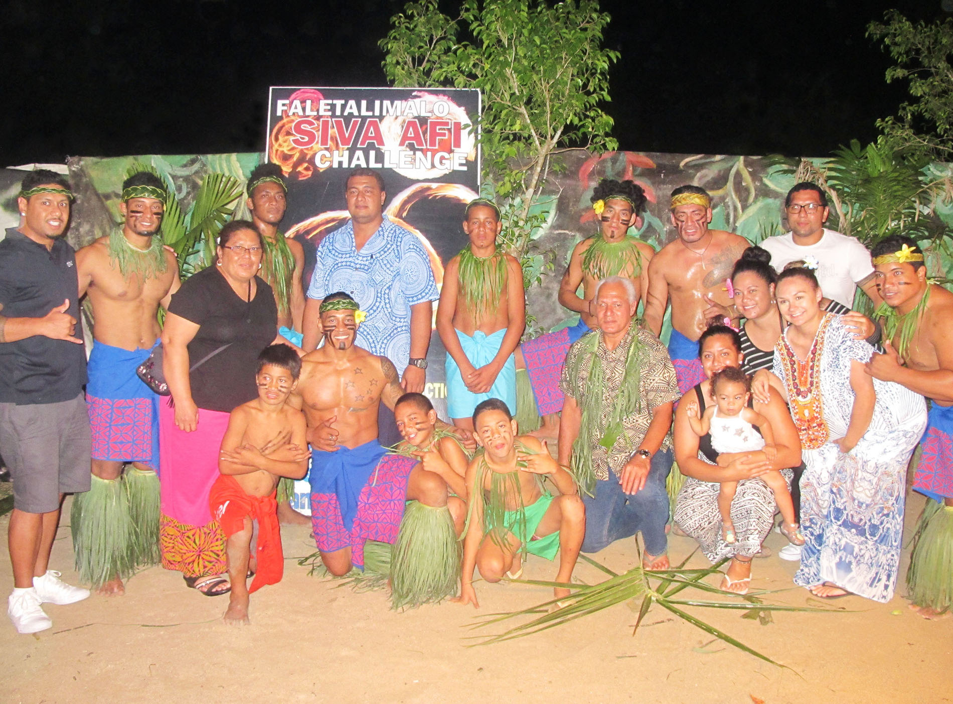 Thousands flee violence in mass exodus from Syrian towns