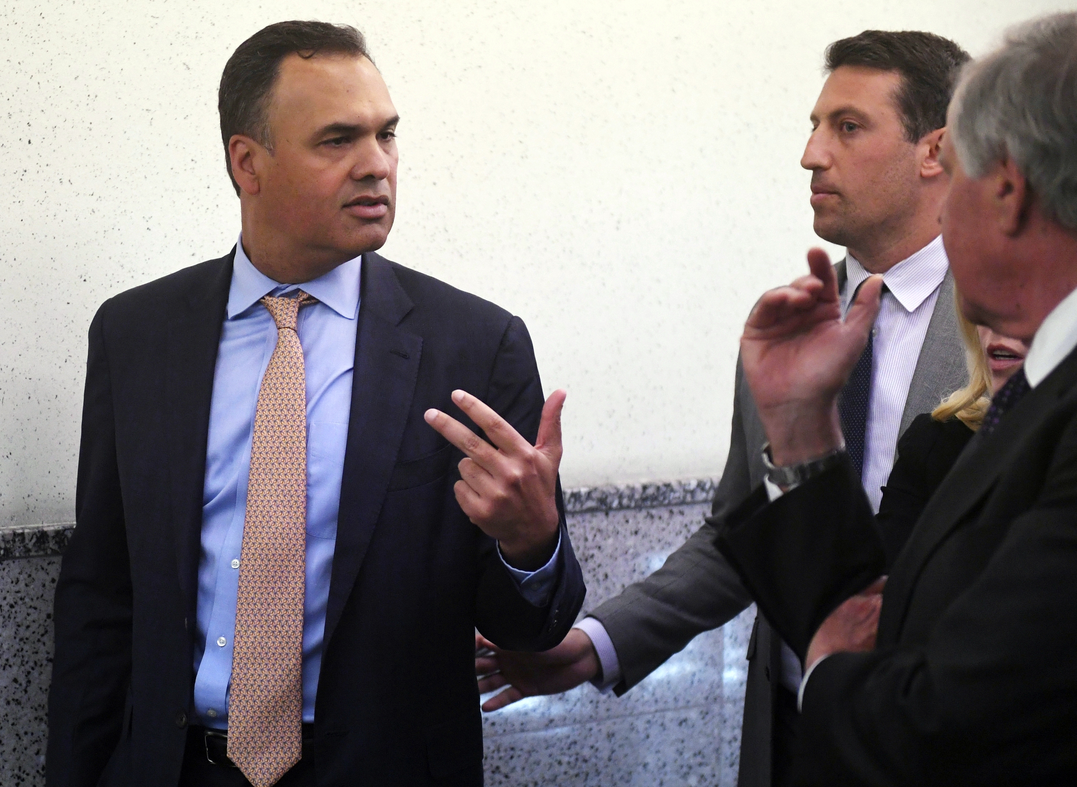 Judge clears Robert Kraft's attorneys of contempt accusation