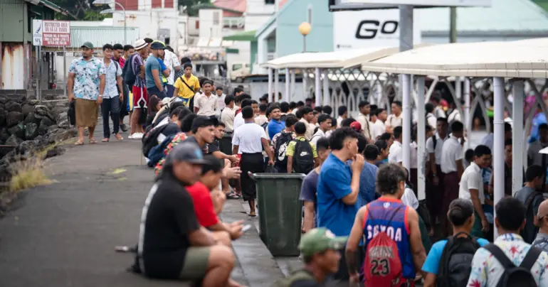 Crowded bus shelters leave commuters exposed 