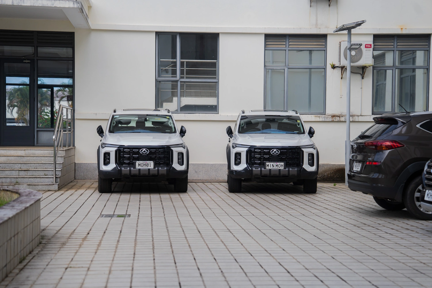 MOH bosses told to return vehicles