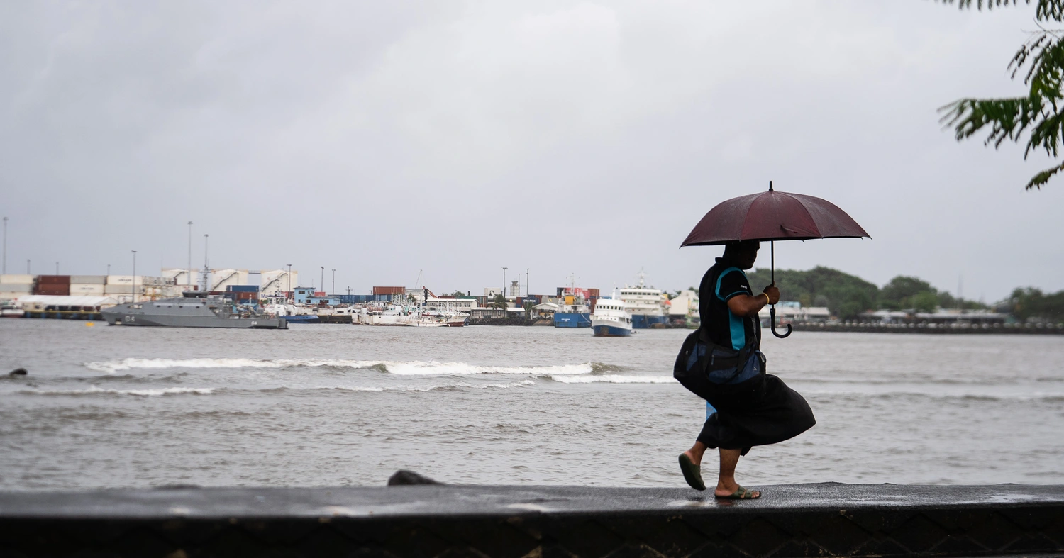 Poor weather condition closes port services 