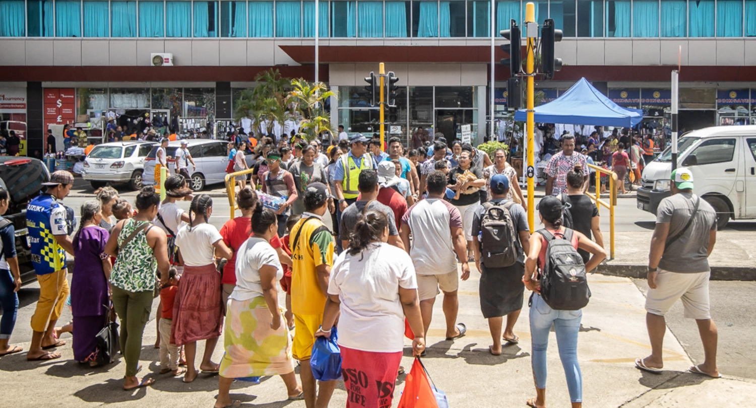 Mad rush for last-minute buys